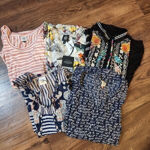 Women's Blouse Bundle Size Smalls
